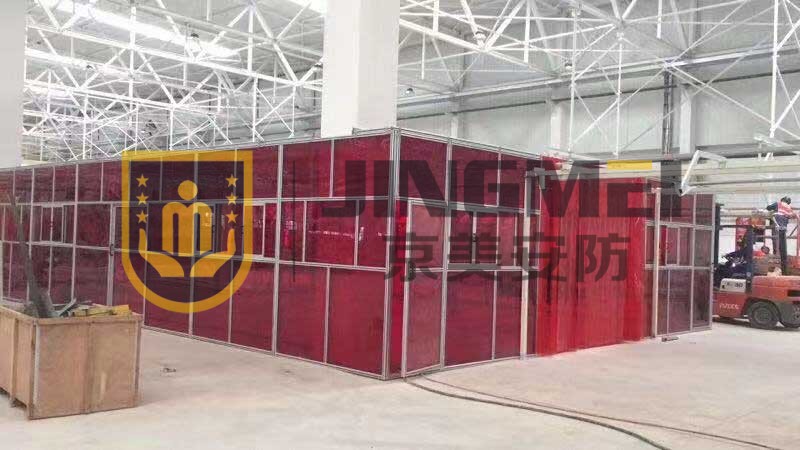 大型設(shè)備防護(hù)圍欄 弧焊房防護(hù)圍欄